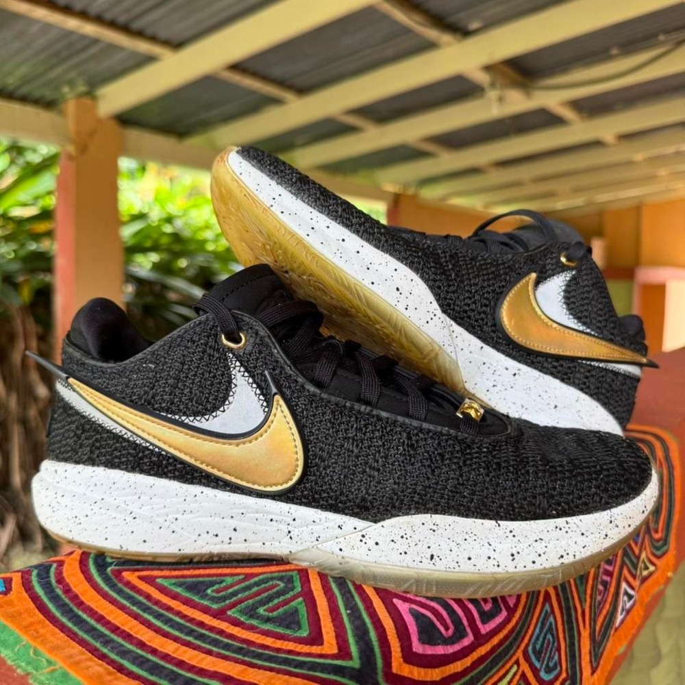 Nike LeBron XX 20 Sneakers Men Size 8.5 Black Metallic Gold DJ5423003 Basketball
